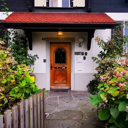 UNIQUE SWISS CHALET 1st floor Unterseen