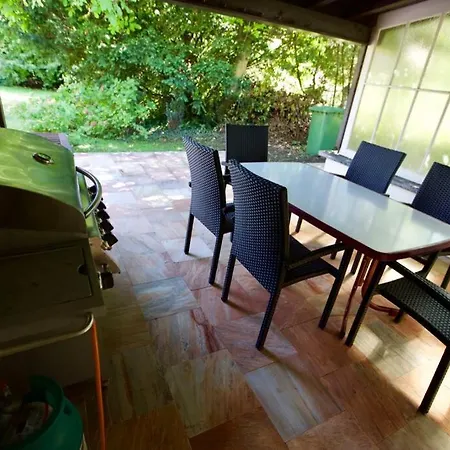 UNIQUE SWISS CHALET 1st floor Appartement Unterseen
